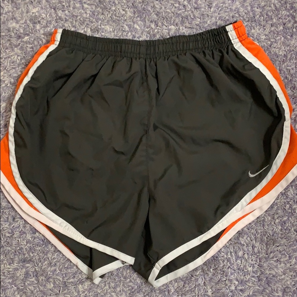 nike size small women’s athletic shorts